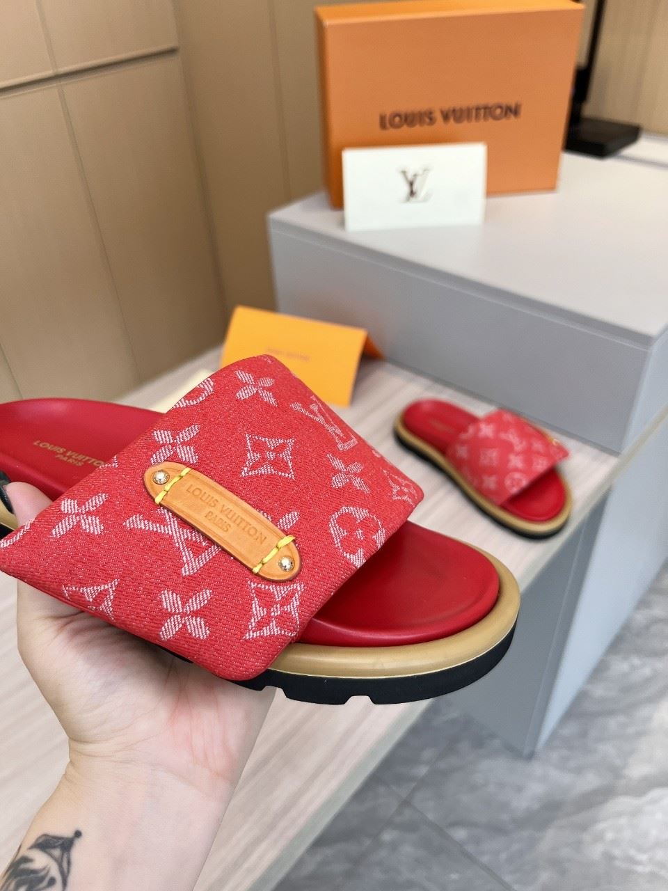 Louis Vuitton Slippers